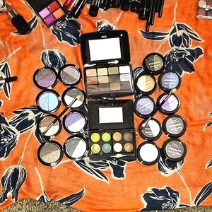 20 pc Color Workshop eyeshadow set